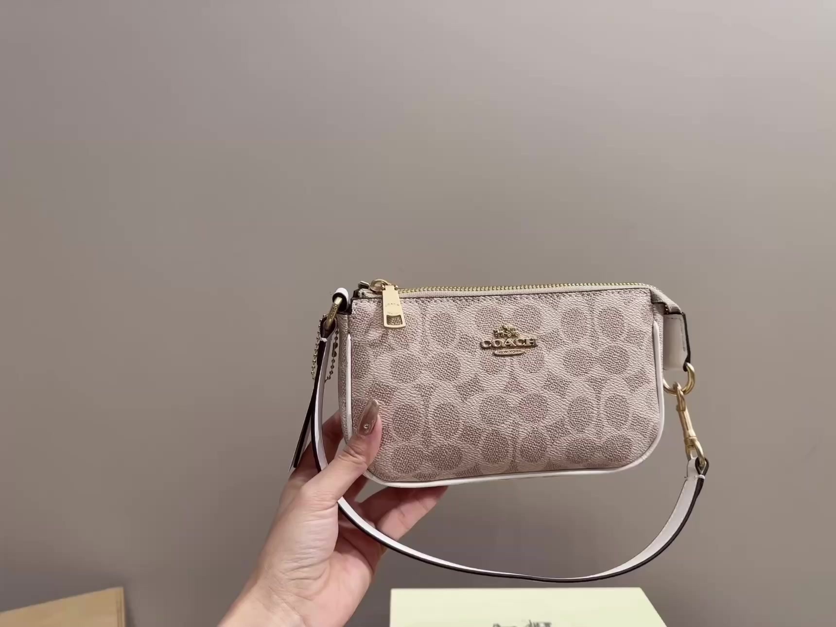 תיק קלאצ' קואץ'