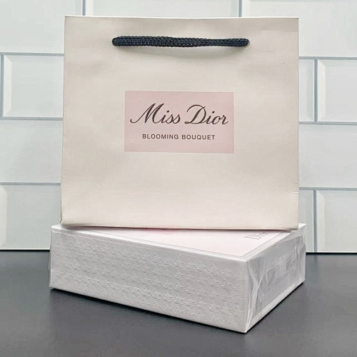 סט דוגמיות מיס דיור