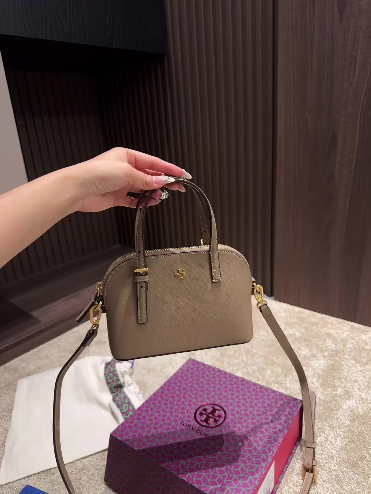 תיק טורי ברץ