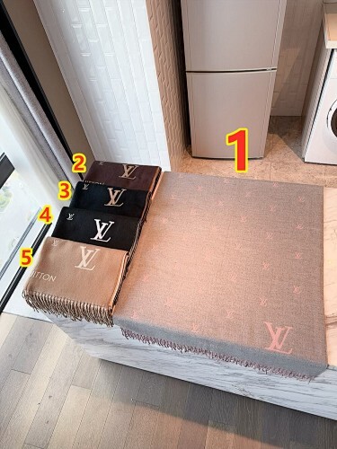 צעיף לואי ויטון